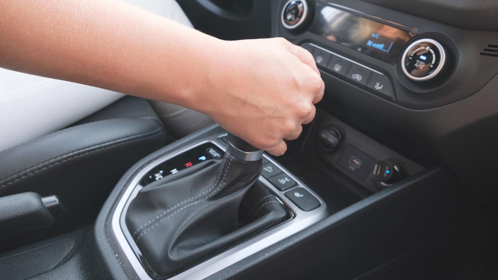 Banting Gigi dari 5 ke 2 di Mobil Manual, Inilah yang Terjadi pada Transmisi
