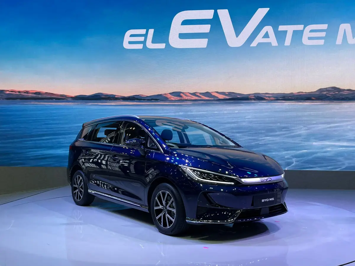 BYD M6 DM Classic Muncul di Diler Jakarta, MPV Hybrid 7-Seater PHEV dengan Konsumsi Bensin Lebih Irit