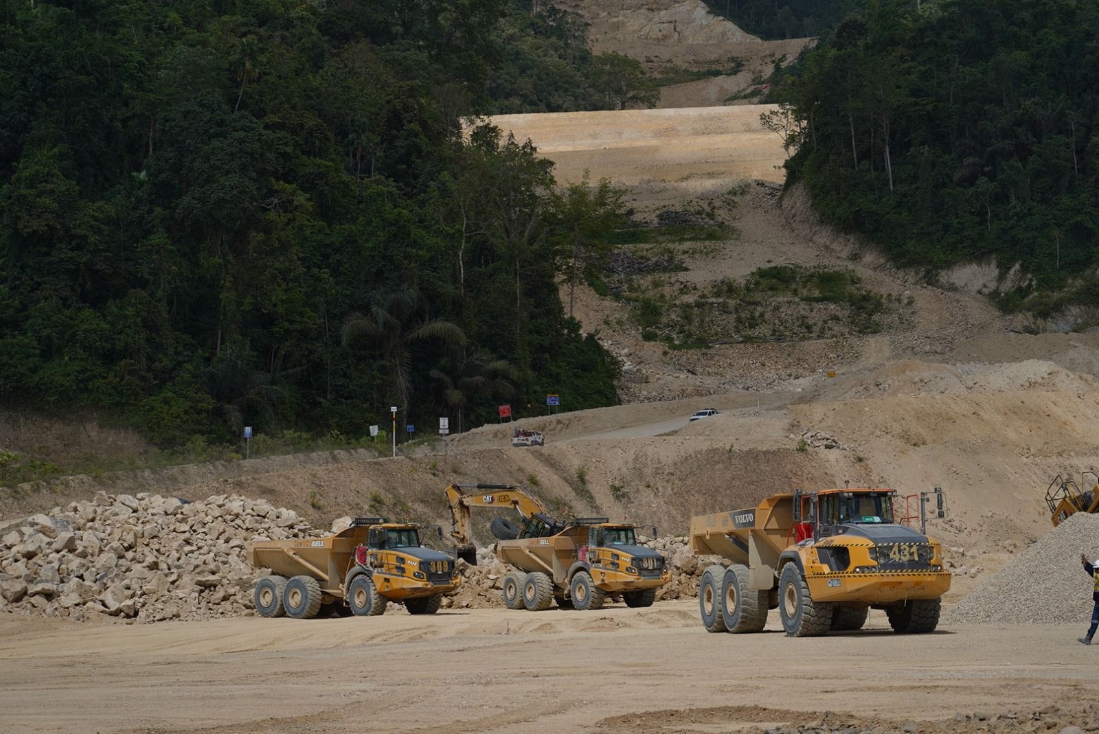 Gali Potensi Emas Bawah Tanah, Merdeka Gold Resources Mulai Pengeboran 3.600 Meter di Tambang Pani