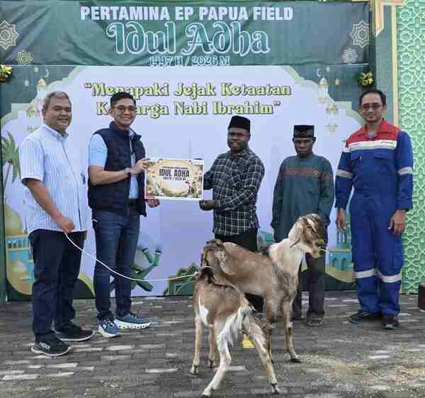 Salat Iduladha di Sorong, Pertamina EP Papua Tebar 9 Sapi dan 3 Kambing Kurban ke Masyarakat