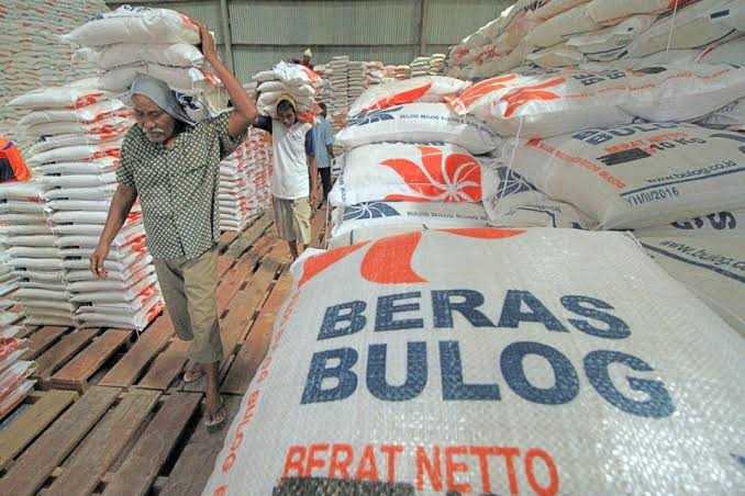 Bulog Klaim Serapan Gabah Petani Tembus 2,96 Juta Ton, Stok Beras Pemerintah Capai 5,3 Juta Ton