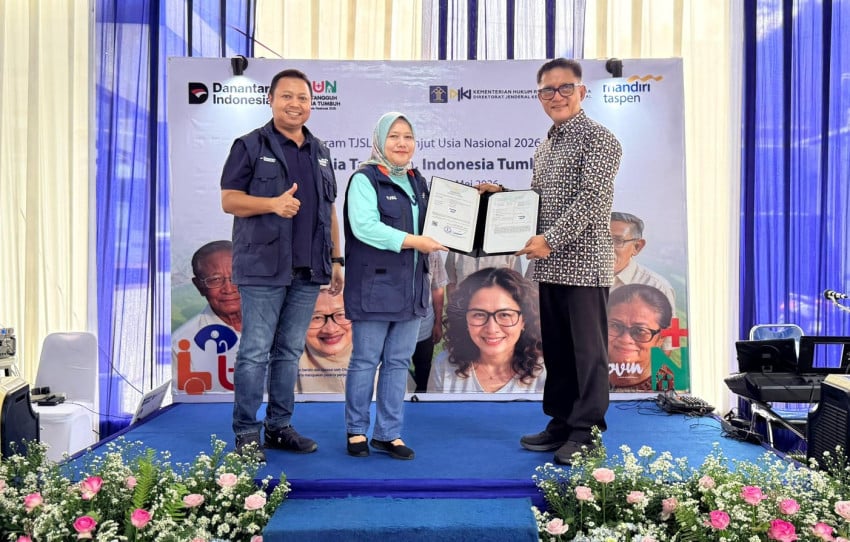 Bantu 110 Nasabah dengan Kacamata Baca, Bank Mantap Perluas Klinik Kesehatan untuk Lansia di 155 Titik