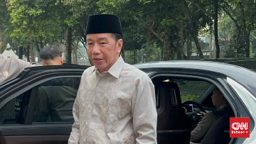 Jokowi Berjoget di Depan Rumah, Apresiasi Kreativitas Anak Muda yang Viral dengan Lagu 'Mas Bahlil Ganteng'
