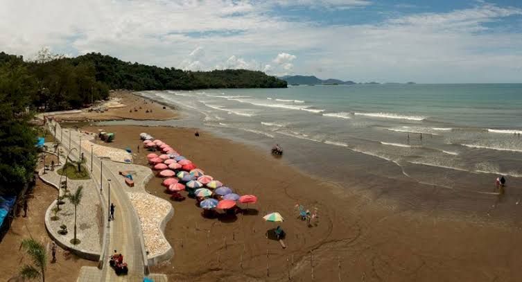 5 Pilihan Wisata Pantai di Kota Padang, dari Taplau hingga Sako Beach yang Cocok untuk Liburan Keluarga