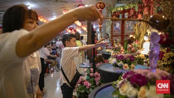 Ribuan Umat Buddha Padati Wihara Ekayana Arama Jakarta Barat untuk Perayaan Tri Suci Waisak 2569