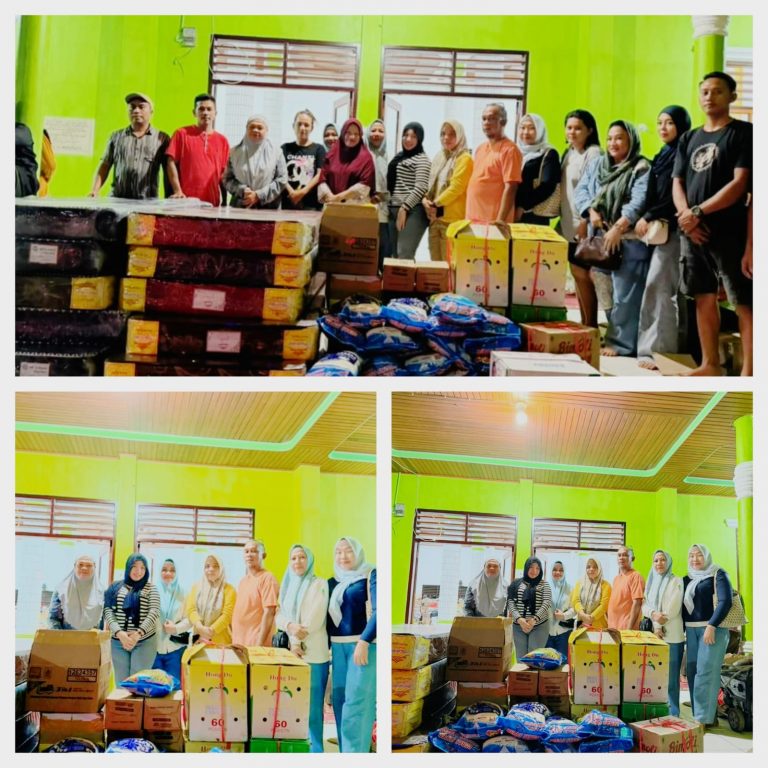 Banjir Bandang Landa Solimandungan, Istri Anggota DPRD Turun Bagikan Sembako dan Kasur ke Rumah Warga