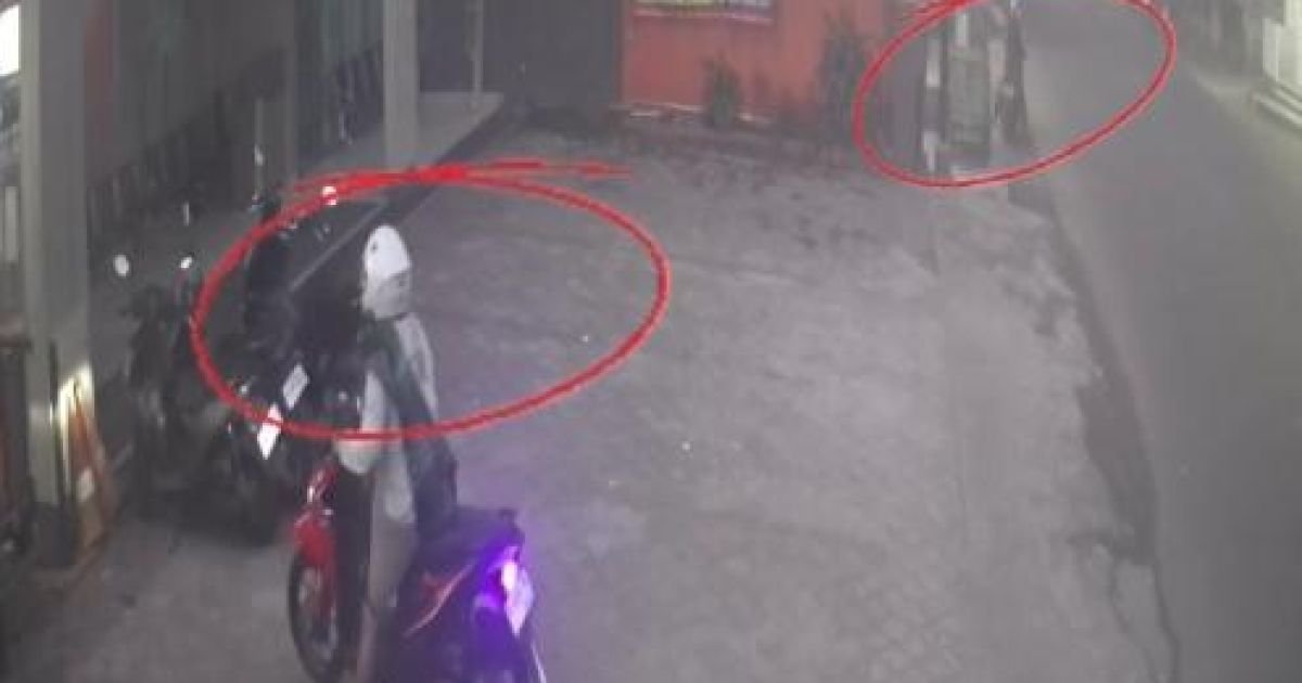 Motor Security Klinik di Pandeglang Raib Digondol Maling, Aksi Dua Pelaku Terekam CCTV Tak Jauh dari Polsek