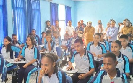 Kemendikdasmen Tambah Tiga IFP per Sekolah di Teluk Bintuni, Target Pangkas Kesenjangan Digital Pendidikan