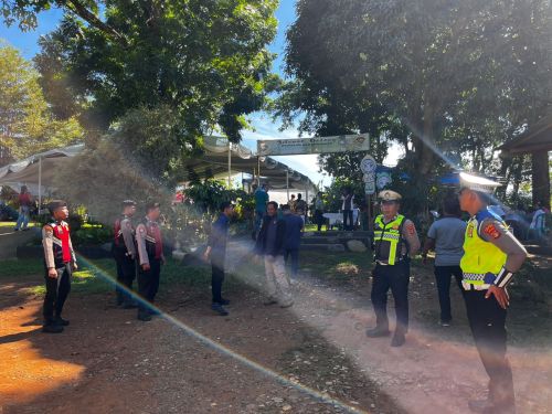 Polres Lampung Utara Kerahkan Personel Gabungan Amankan Penutupan Bulan Maria di Goa Maria Kotabumi, 300 Jemaat Hadir