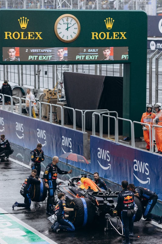 Kritik Pedas Martin Brundle untuk Max Verstappen: Berhenti Mengancam Pensiun atau Diam Saja