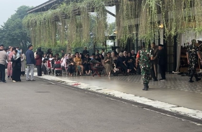 Pelayat Terus Berdatangan ke Rumah Duka Ryamizard Ryacudu di Cikeas, Suasana Penuh Haru