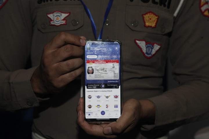 Uji Coba SIM Digital Resmi Dimulai Hari Ini, Pengendara Cukup Scan QR Code di Ponsel