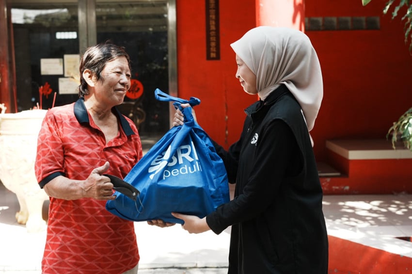 Sambut Waisak 2026, BRI Salurkan 1.000 Paket Sembako untuk Umat Buddha di Jakarta