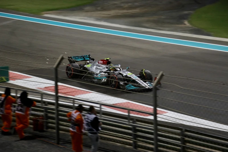Max Verstappen Start Terdepan di GP Abu Dhabi 2025, Lando Norris Incar Gelar Juara Dunia