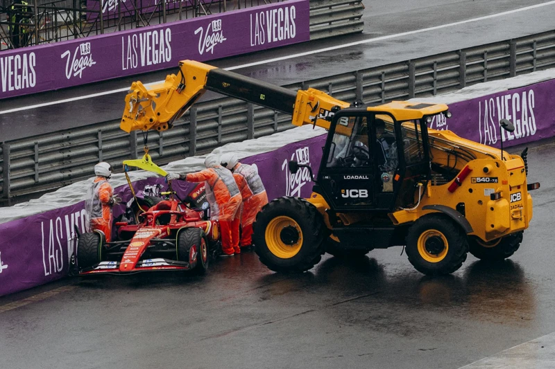 Dampak Luas Diskualifikasi McLaren di GP Las Vegas: Verstappen Kembali ke Persaingan Gelar Juara F1 2025