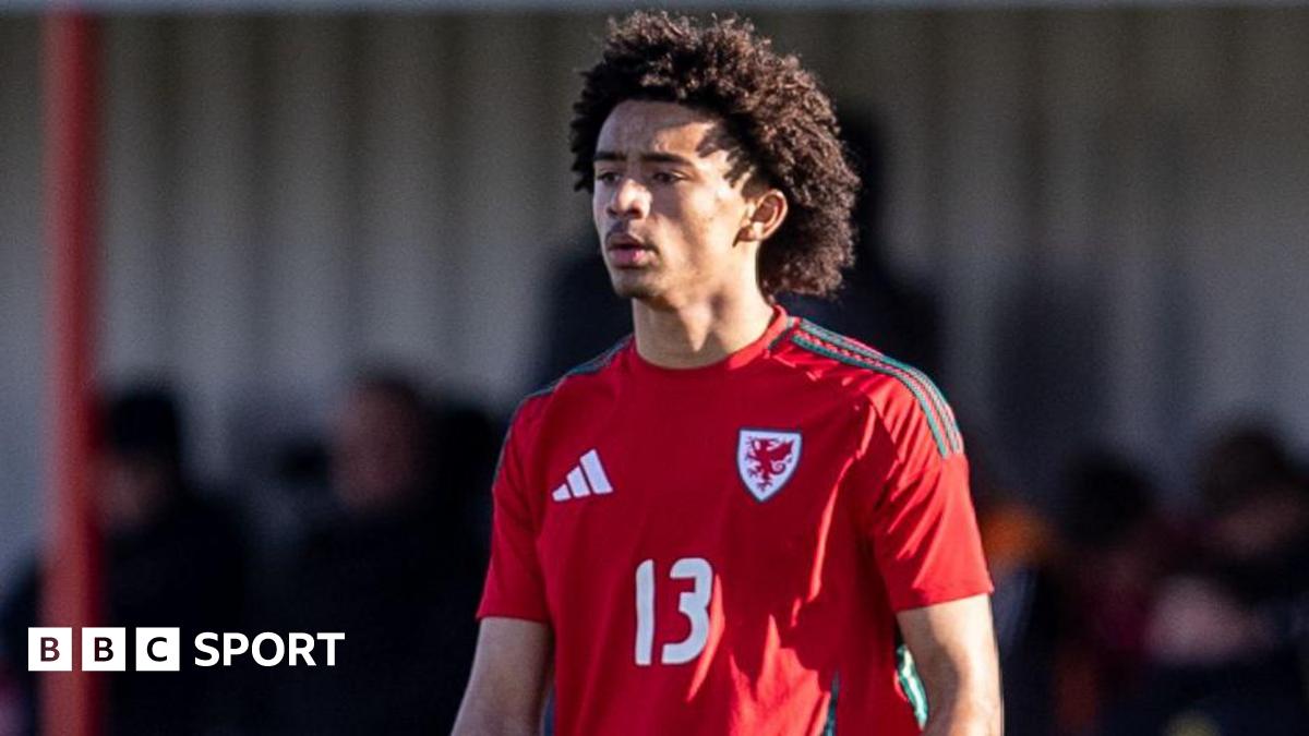 Bek Muda Leeds Jayden Lienou Terima Panggilan Perdana Timnas Senior Wales