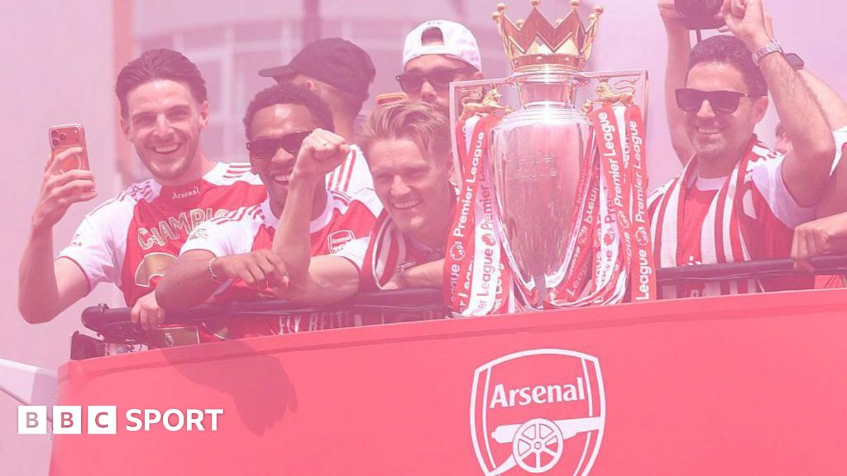 Parade Bus Arsenal Rayakan Gelar Premier League, Declan Rice Nyanyikan 'Ice, Ice Baby'