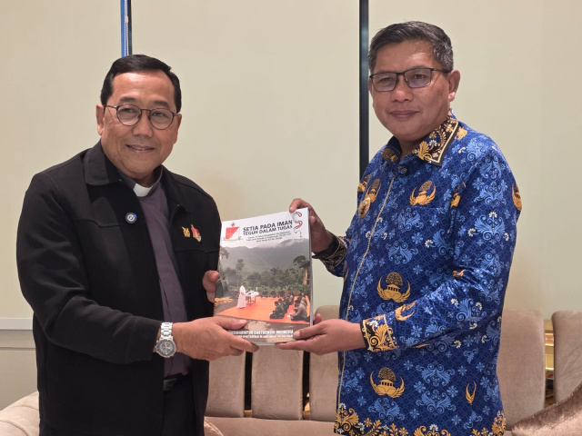 Wakil Uskup OCI Pastor Yos Bintoro Temui Wali Kota Ambon, Dorong Sinergi TNI-Polri dan Tokoh Agama Jaga Kerukunan