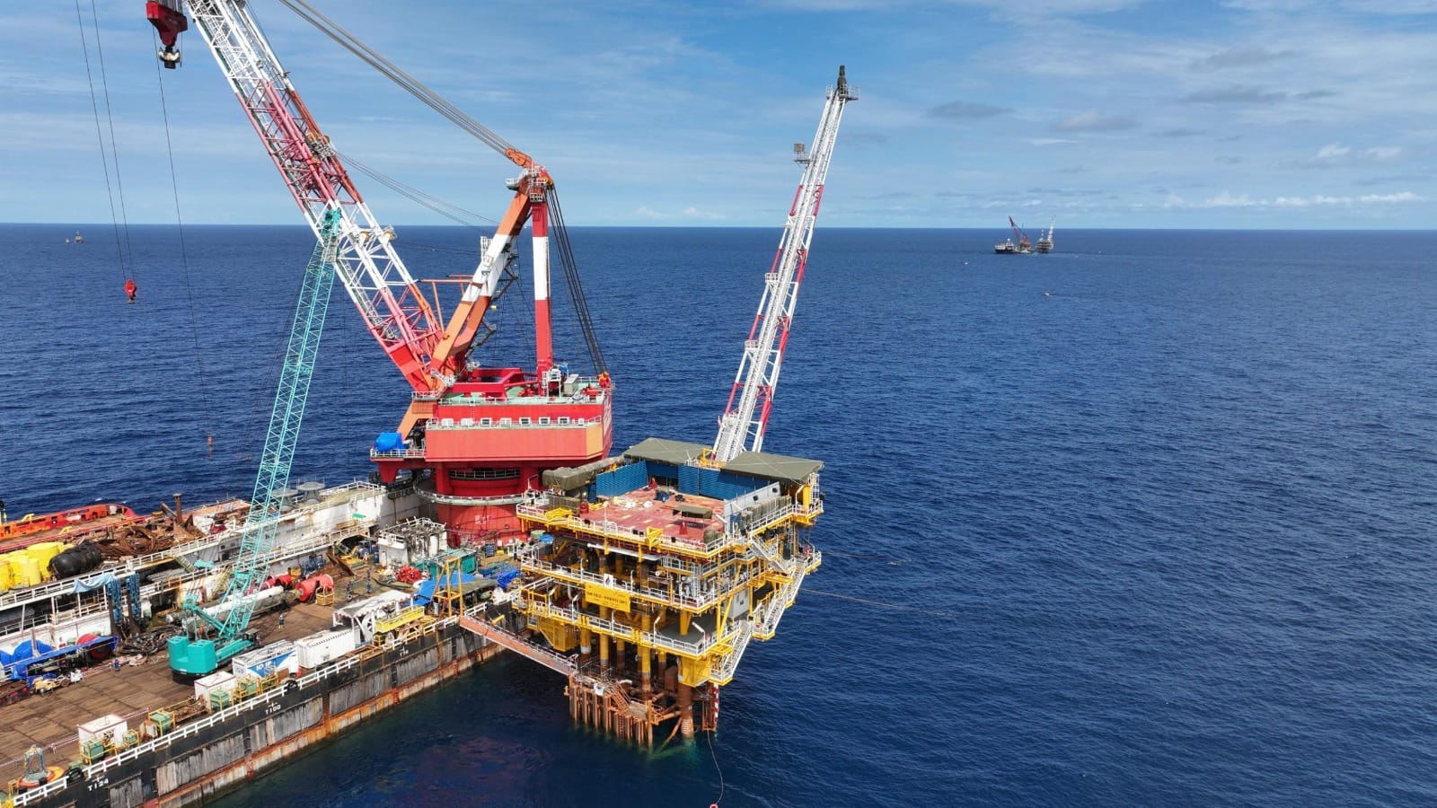 Pertamina Sukses Angkat Platform Raksasa 1.000 Ton di Laut Mahakam, Target Tambah Gas 80 Juta Kaki Kubik per Hari