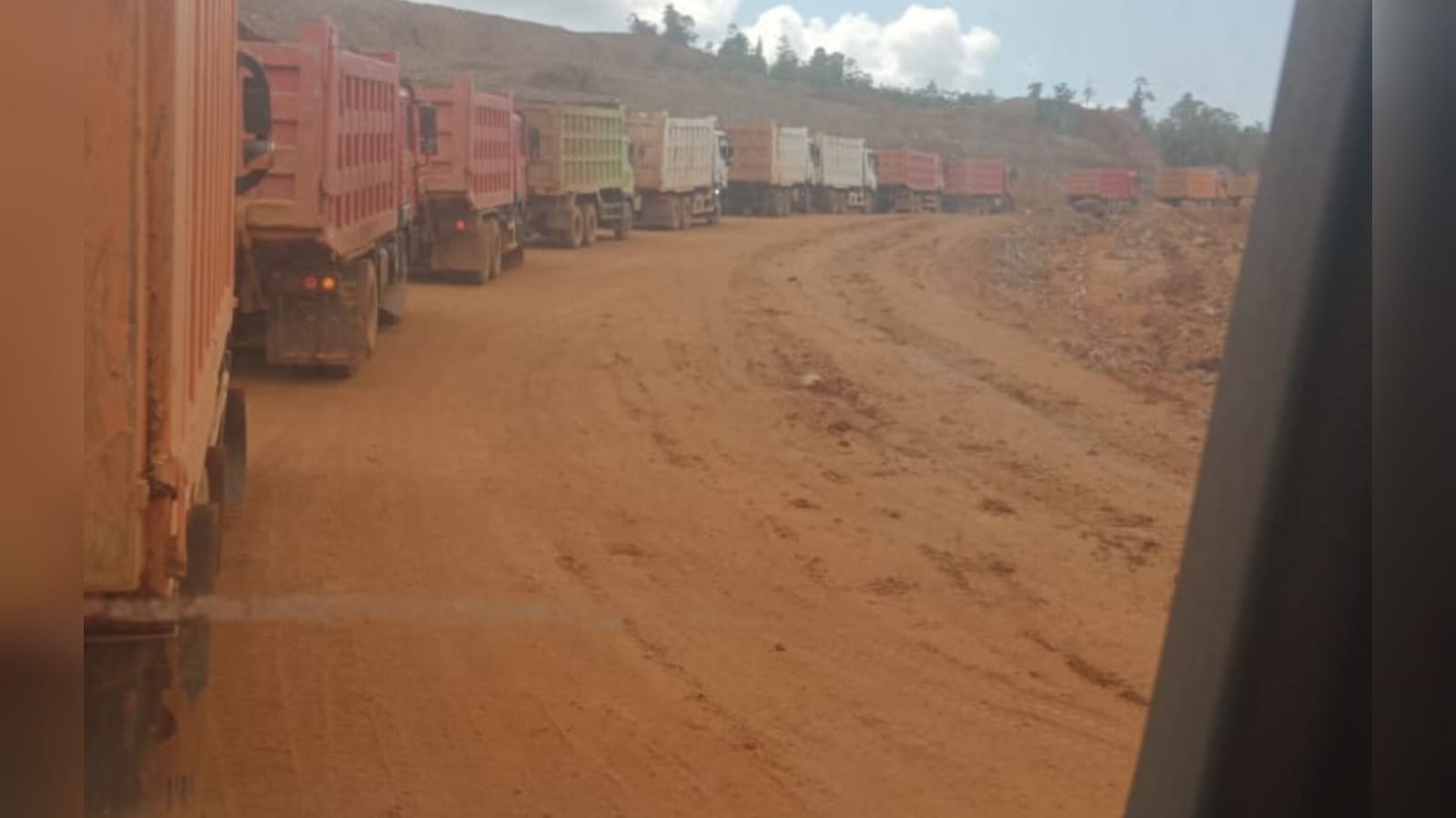 DPRD Sultra Soroti Pemalangan Hauling PT Toshida yang Berulang, Pertanyakan Peran Negara dalam Penegakan Hukum