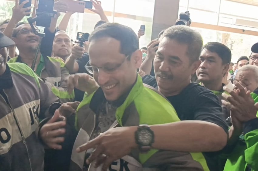 Nadiem Makarim Kenakan Jaket Ojol saat Hadiri Sidang Pleidoi Kasus Pengadaan Chromebook