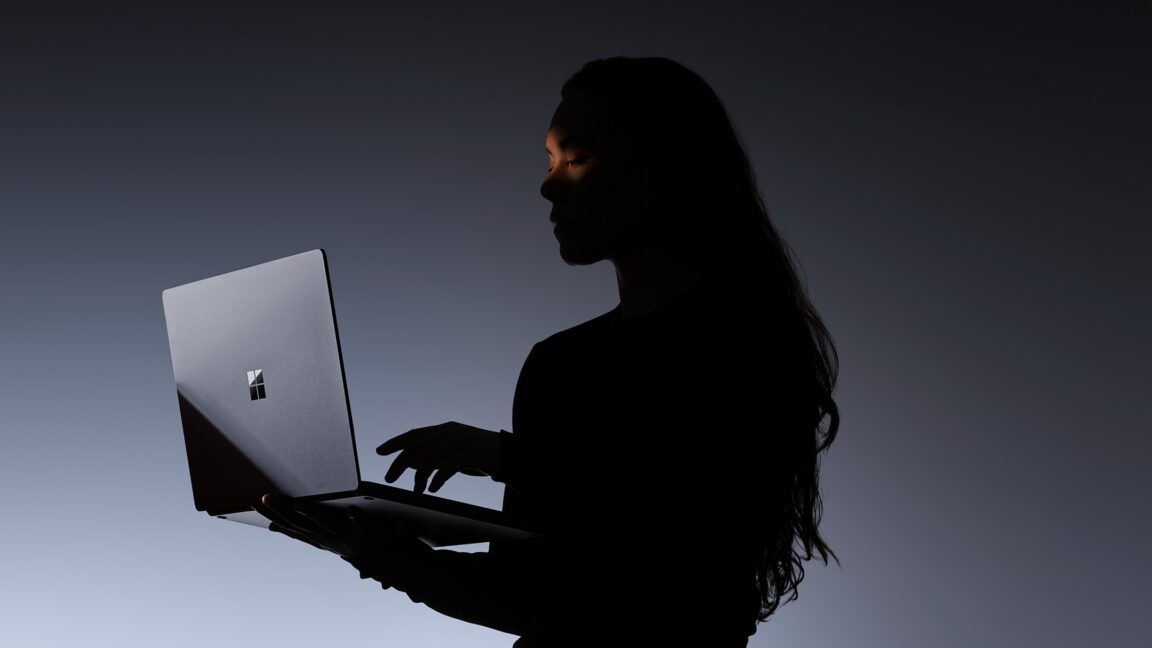 Microsoft Surface Laptop Ultra Hadirkan Workstation Windows dengan RAM 128GB, Tantang MacBook Pro
