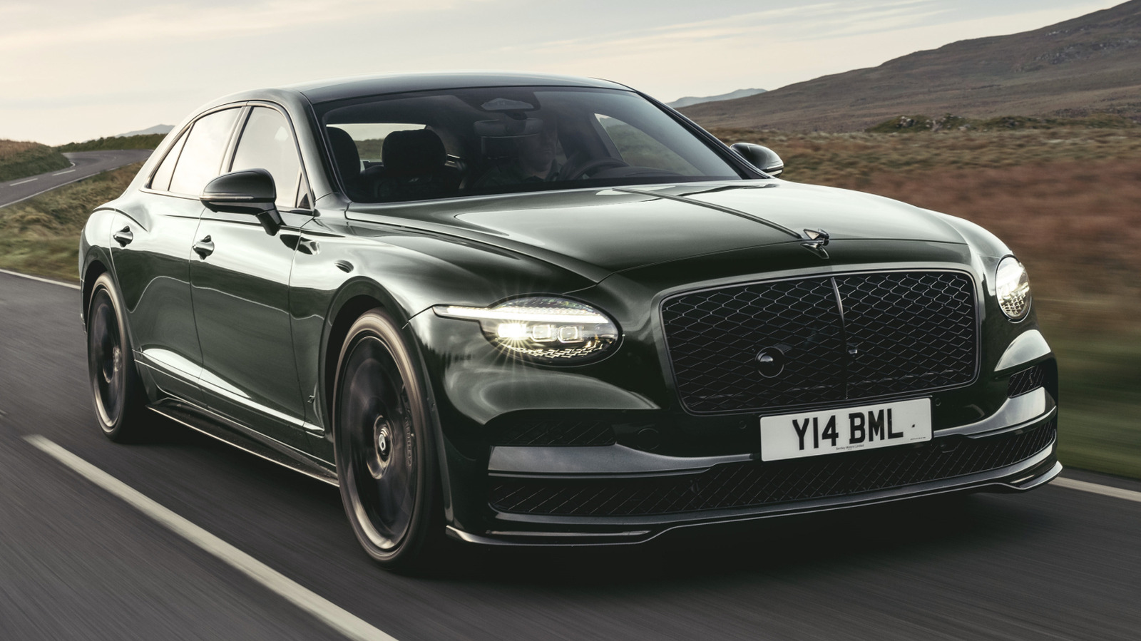 Bentley Flying Spur Facelift 2025: Headlight Tunggal, Varian S Hybrid, Opsional Audio Rp 544 Juta