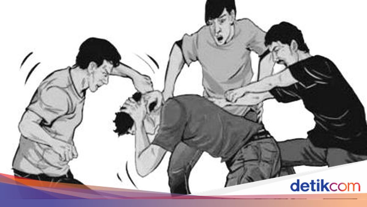 2 Anggota Brimob Polda Banten Dibacok 11 Debt Collector di Serang, Dua Pelaku Diamankan Usai Dikejar Massa