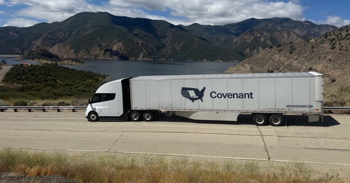 Tesla Semi Buktikan Diri di Tanjakan Grapevine California, Sopir Truk Diesel Sampai Terpukau