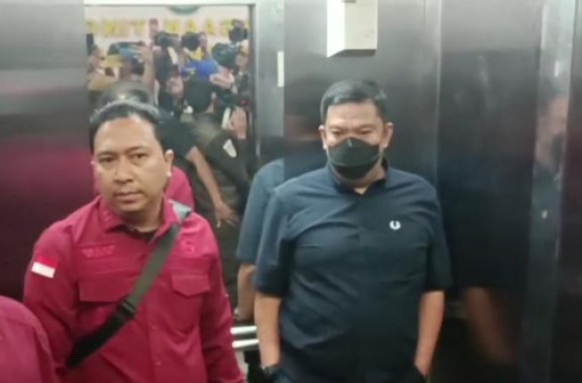 Wakil Bupati PALI Iwan Tuaji Tiba di Kejati Sumsel untuk Diperiksa, Bungkam Saat Dicecar Wartawan