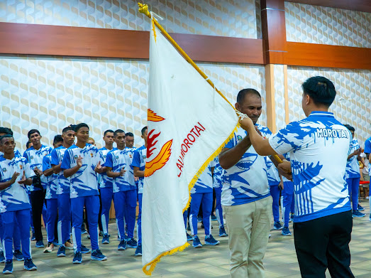 Kontingen Porprov Morotai Resmi Dilepas Wabup Rio, Target Bukan Sekadar Meramaikan Kompetisi