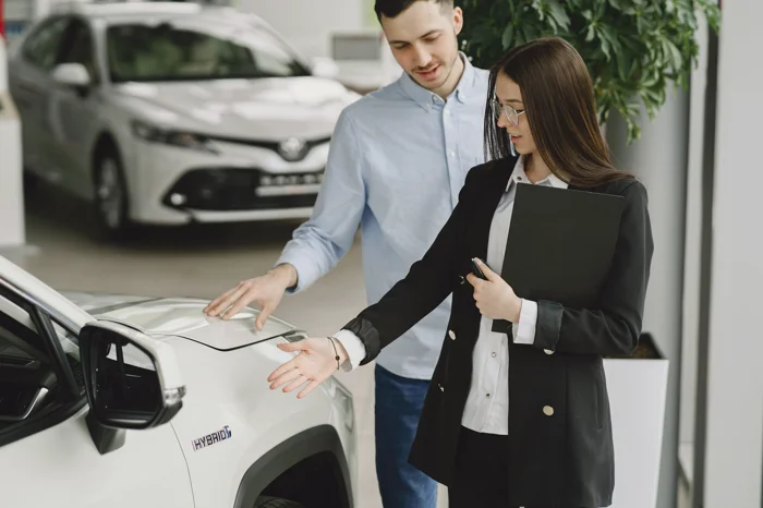 Pasar Mobil Bekas 2026: Harga Hybrid Lebih Stabil Dibanding Bensin dan Listrik, Ini Datanya