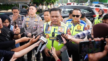 Kakorlantas Polri Turun ke Jalan TB Simatupang Tindaklanjuti Aduan Warga soal Galian Proyek Macet