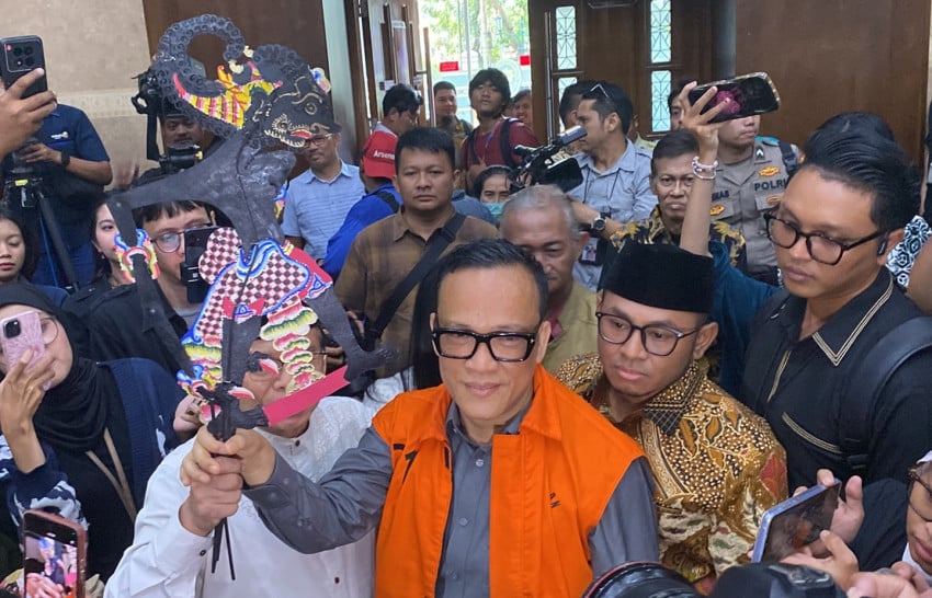 Mantan Wamenaker Immanuel Ebenezer Terima Vonis 4,5 Tahun Penjara dan Denda Rp3,4 Miliar