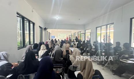 BRI Insurance Gelar Literasi Asuransi dan Bantuan Pendidikan di Depok, Targetkan Pelajar dan Guru