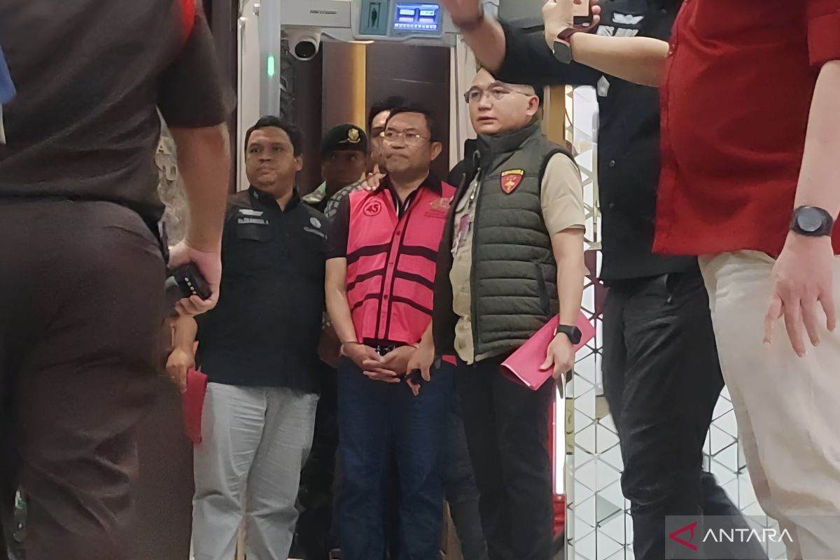 Kejagung Tetapkan Dadan Hindayana dan Dua Eks Wakil Kepala BGN sebagai Tersangka Korupsi Mark Up Motor Listrik hingga Sepatu