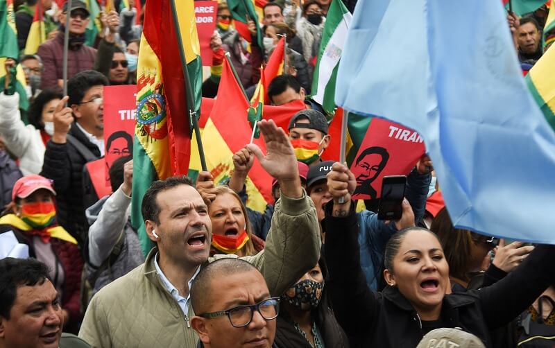 Demonstrasi Lumpuhkan Bolivia, Menteri Pertahanan Mundur, Rakyat Tuntut Presiden Rodrigo Paz Turun