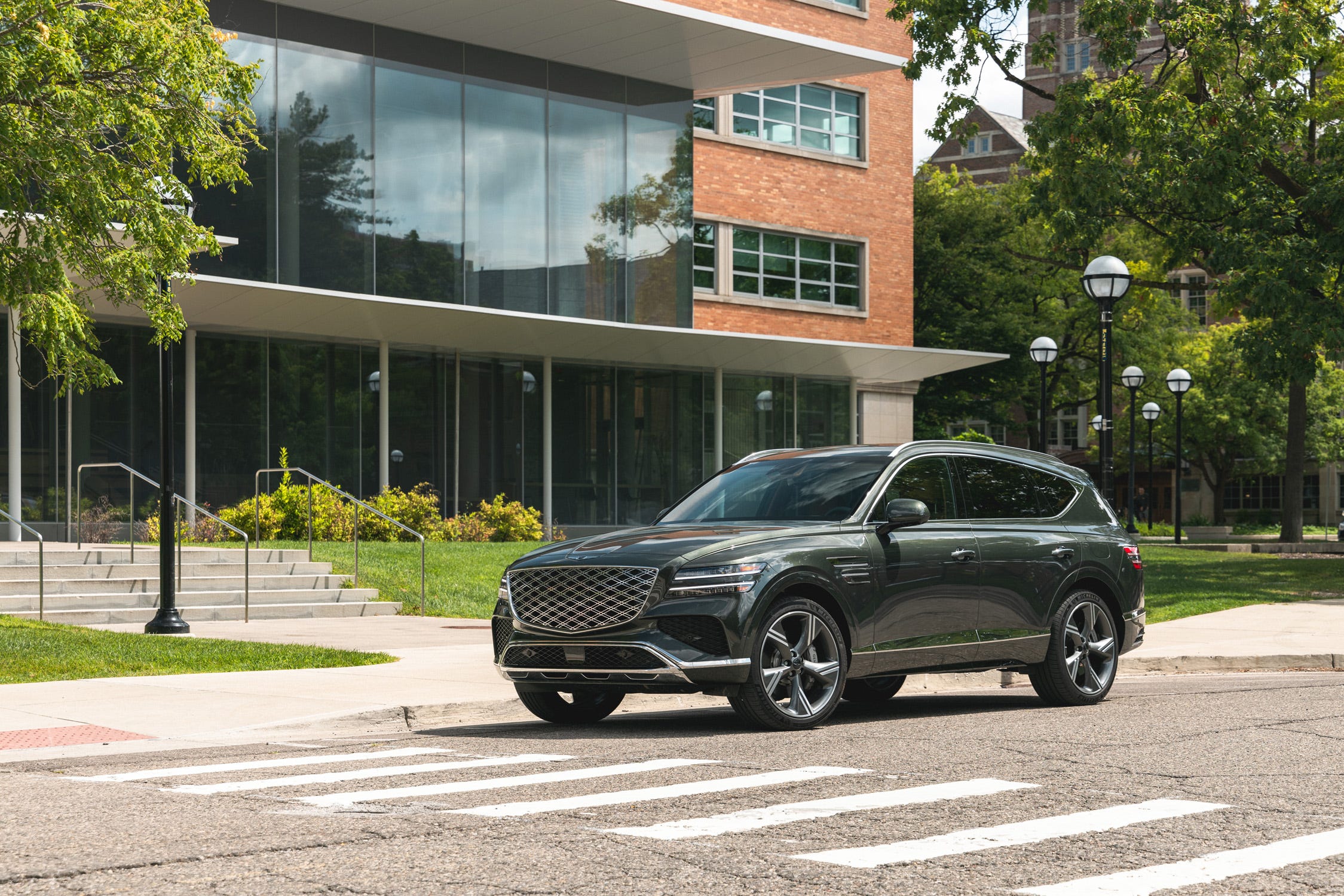 Audi Q7, Genesis GV80, dan Mercedes-Benz GLS Bekas: SUV Mewah Tiga Baris Pemenang Penghargaan