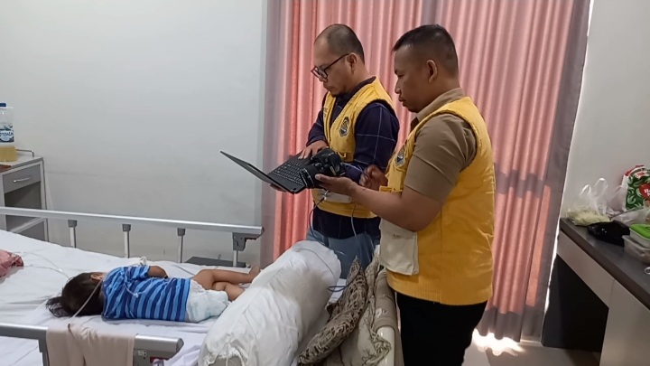 Imigrasi Pontianak Jemput Bola ke Rumah Sakit di Hari Libur, Layani Pembuatan Paspor Balita yang Dirawat