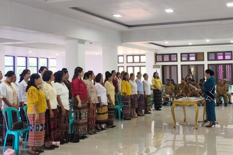 Pemkab Sikka Kukuhkan 21 Bunda Literasi Kecamatan dan 13 Bunda Literasi Kelurahan untuk Perkuat Jejaring Literasi hingga Akar Rumput