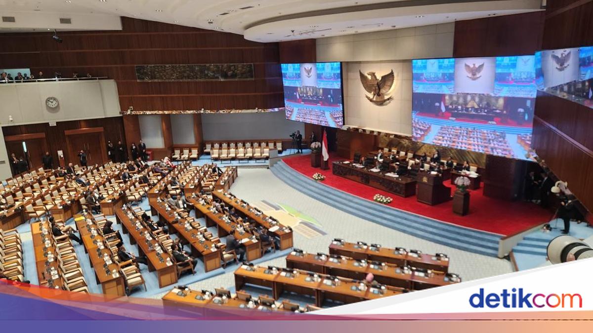 DPR Sahkan RUU P2SK, 139 Anggota Hadir di Paripurna