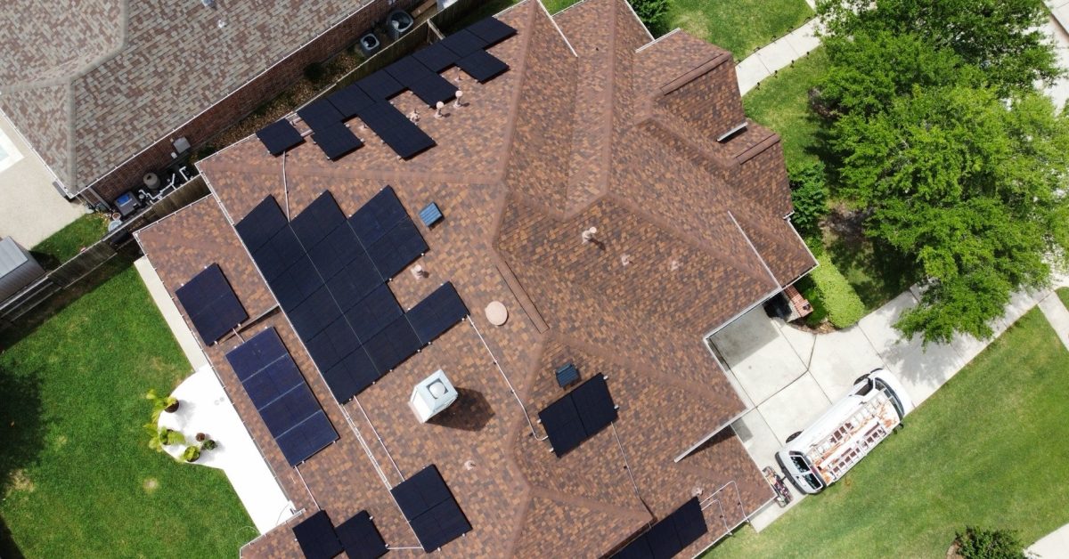 Terra Energy Luncurkan Bundel Panel Surya, Baterai, dan Listrik di Houston Mulai 6 Sen per kWh