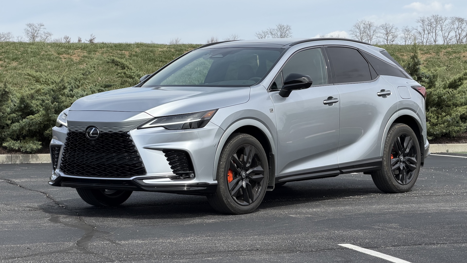 Test Drive Lexus RX500h F Sport 2026: SUV Mewah yang Bingung Mau Jadi Apa, Mending Pilih RX350h Saja