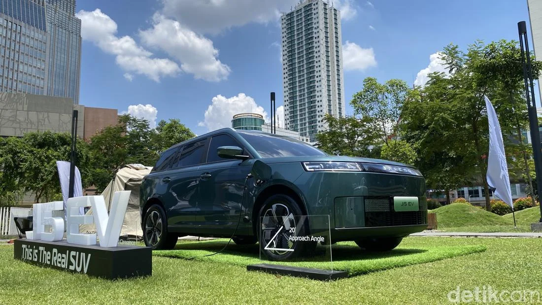 Jaecoo J5 Kembali Jadi Raja Mobil Listrik April 2026, BYD M6 dan Denza D9 Meroket