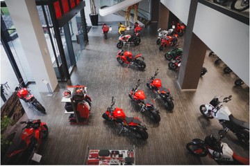 Ducati Buka Showroom Baru di Pondok Indah, Layanan Servis Kini Bisa Dijemput ke Rumah