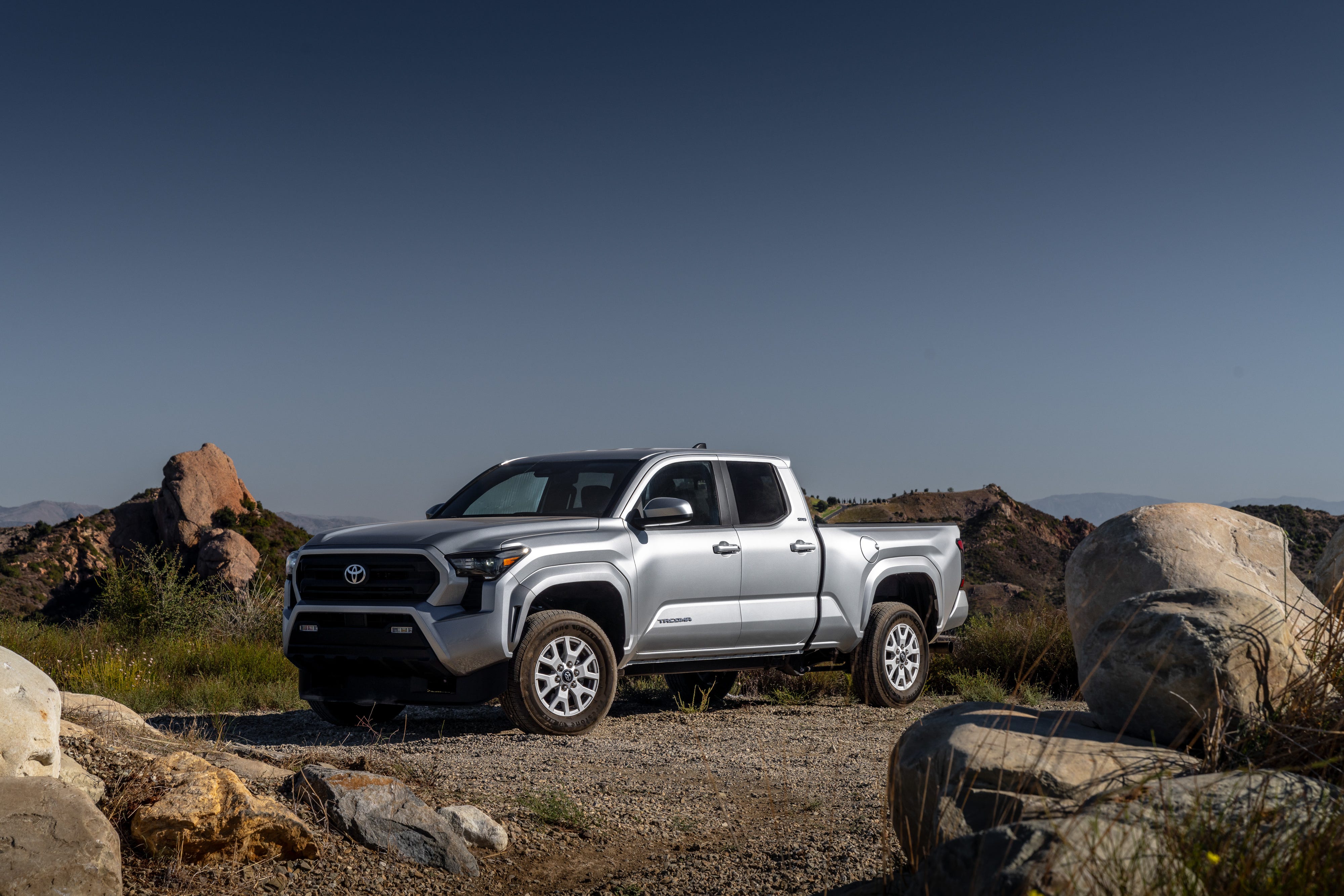 Uji Banding Varian Toyota Tacoma 2026: SR5 Paling Value, TRD Off-Road Paling Seru, TRD Pro Kemahalan?