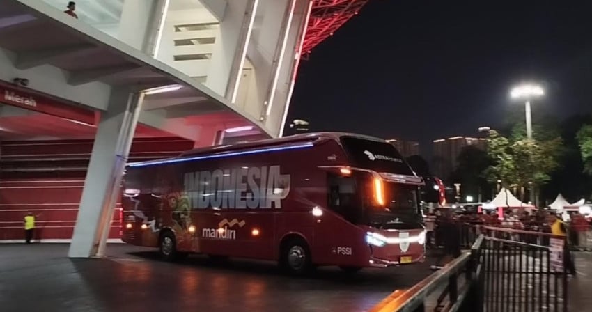 Ribuan Suporter Padati GBK Sambut Timnas Indonesia vs Oman,