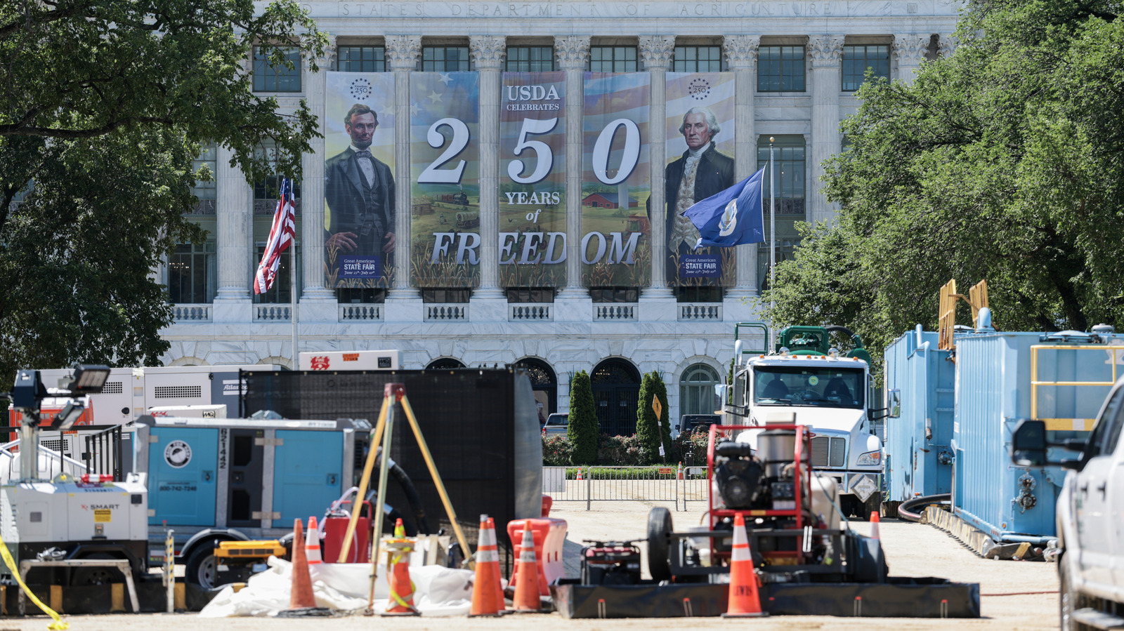 Tumpahan 30 Galon Solar di National Mall AS Akibat Vandalisme, Kontaminasi Air Irigasi