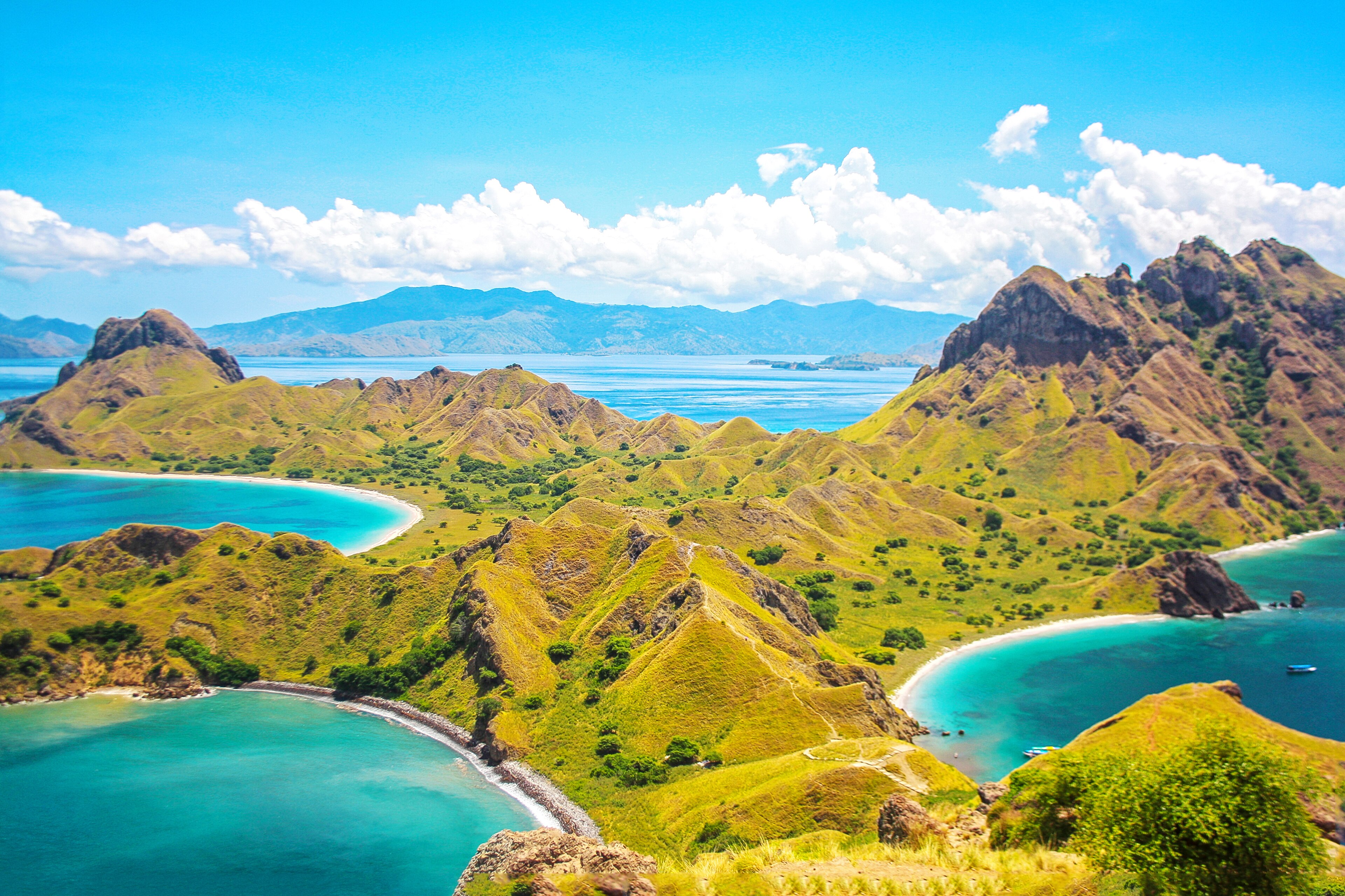 7 Destinasi Wisata Terbaik di Nusa Tenggara Timur yang Wajib Dikunjungi Lengkap dengan Harga Tiket