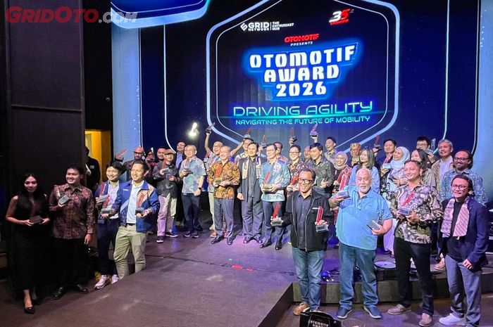 Toyota Veloz Hybrid Raih Car of The Year, Kawasaki KLE 500 Jadi Motor Terbaik di OTOMOTIF Award 2026